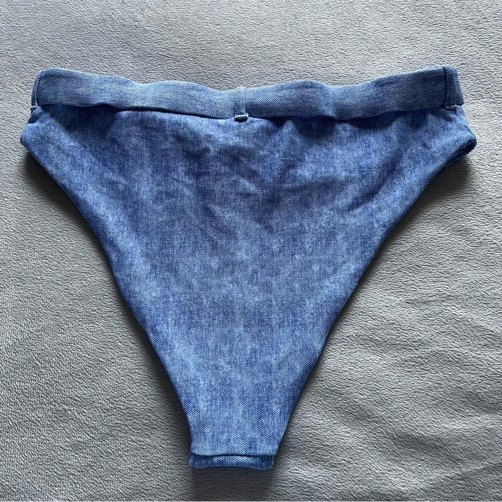 NWOT, We Wore What heathered blue hi cut belted adjustable waist swim bottoms, M